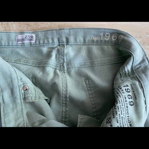 GAP SEXY BOYFRIEND 1969 JEANS - Picture 5 of 5